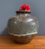 60 jaren D116 Bruine bolle ronde vaas met zeeschuim patroon, Gebruikt, Overige kleuren, Aardewerk of Porselein, Ophalen of Verzenden