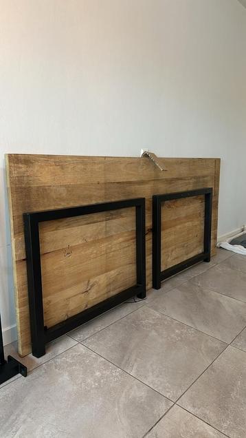 Eiken tafel met stalen poten - 220x100cm beschikbaar voor biedingen