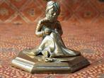 Mooi antiek koper beeldje uit India van een kleermaker., Antiek en Kunst, Ophalen of Verzenden