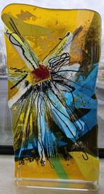 Glazen kunst op perplex voet., Ophalen