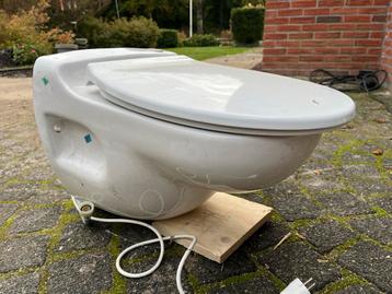 Sanibroyeur Hangend Toilet beschikbaar voor biedingen