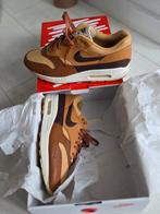 Nike air max 1 SNKRS day brown US9.5-EU43., Kleding | Heren, Schoenen, Ophalen of Verzenden, Zo goed als nieuw, Bruin