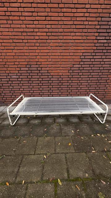 Vintage Metalen Bedframe - Eenpersoons beschikbaar voor biedingen