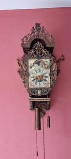 Friese klok Warmink ontbrekend stukje hoorn links is er bij., Antiek en Kunst, Ophalen