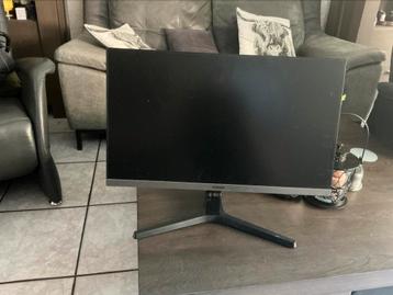 Samsung 24 inch monitor beschikbaar voor biedingen