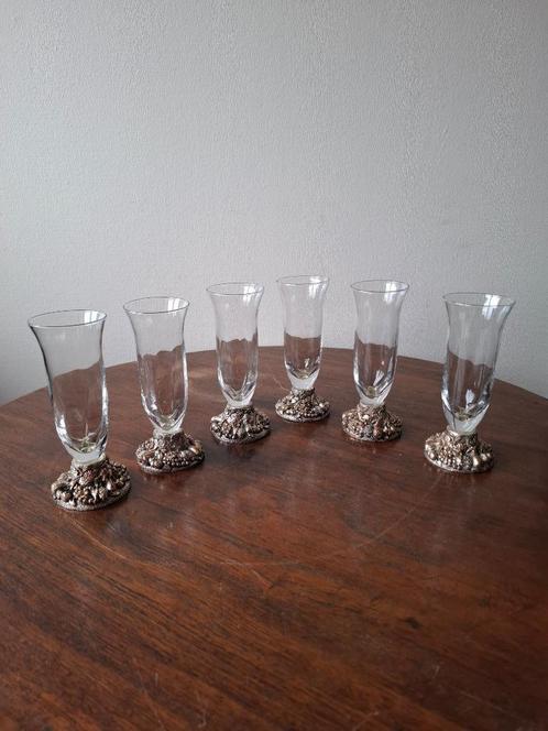 Chic glas met gedecoreerde voet (6 stuks), Verzamelen, Glas en Borrelglaasjes, Zo goed als nieuw, Overige typen, Verzenden