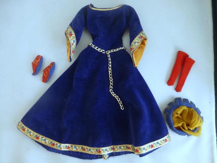 Vintage Barbie Guinevere Little Theater, Verzamelen, Poppen, Zo goed als nieuw, Kleertjes, Ophalen of Verzenden