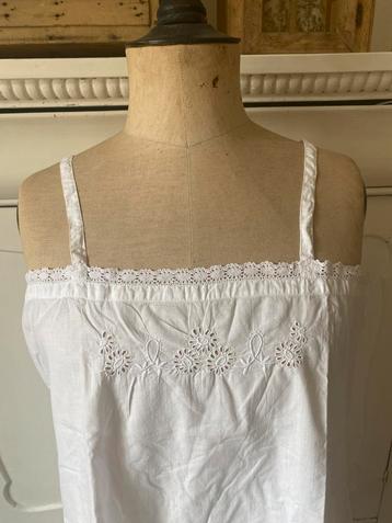Leuke oude Franse katoenen zoner top met kant/broderie beschikbaar voor biedingen