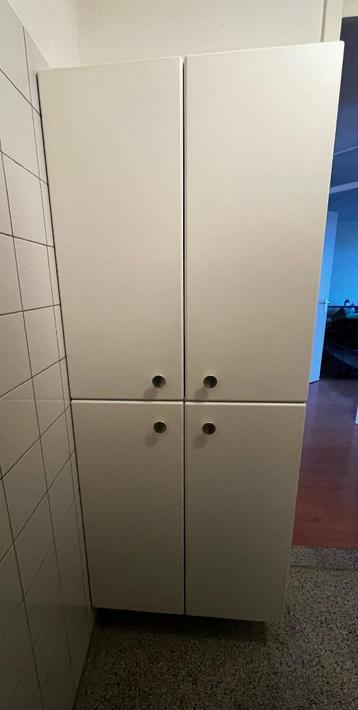 (Badkamer) kast hangend beschikbaar voor biedingen