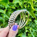 Setje metalen armbandjes goudkleurige armbanden kraaltjes, Ophalen of Verzenden, Goud, Overige materialen