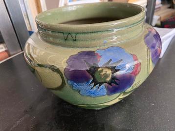 Cachepot plateel . Verder gaaf op 1 miniem plekje na beschikbaar voor biedingen