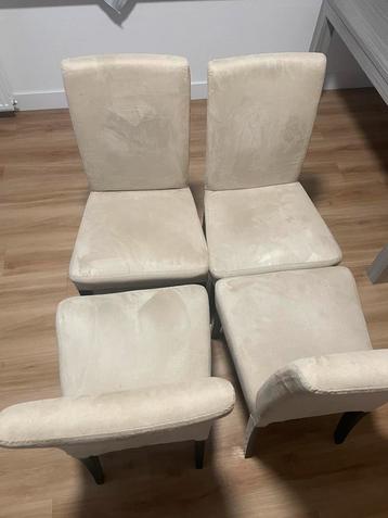 4 chairs  in good condition beschikbaar voor biedingen