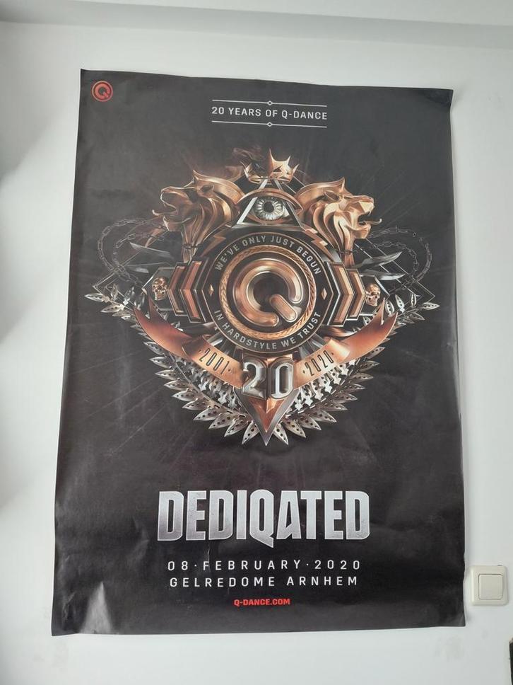 Q-Dance Dediqated Poster, Verzamelen, Posters, Zo goed als nieuw, Muziek, A1 t/m A3, Rechthoekig Staand, Ophalen of Verzenden