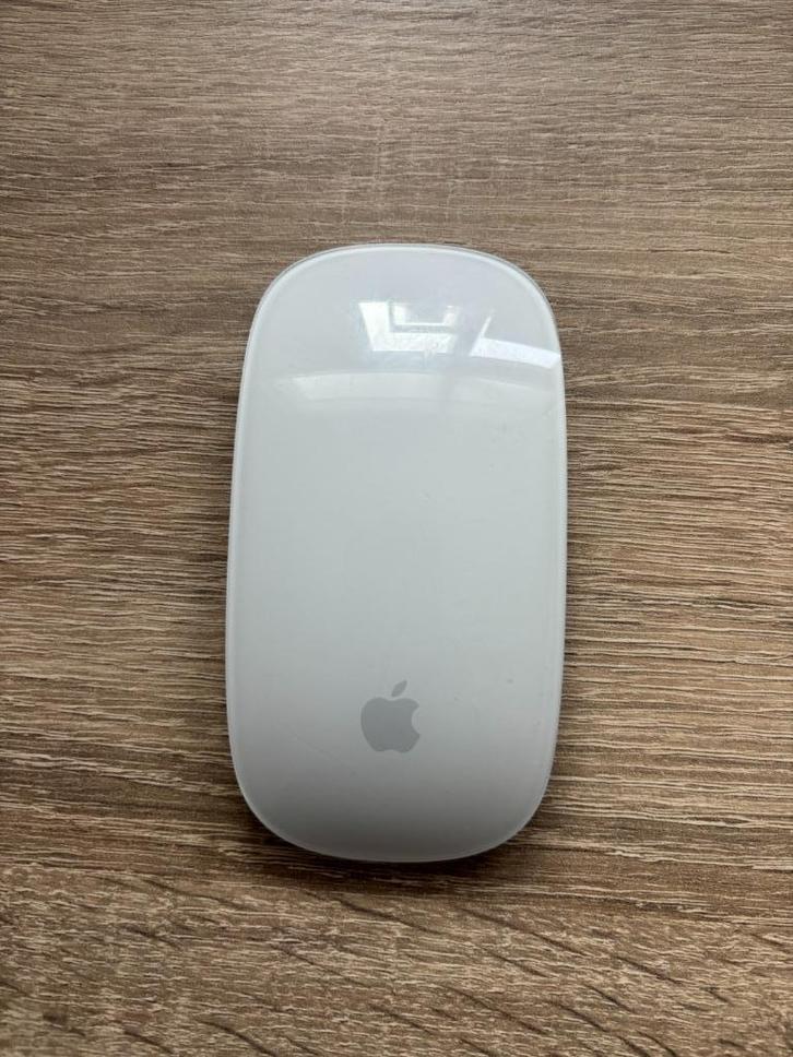 Apple Magic Mouse Model A1657, Computers en Software, Muizen, Gebruikt, Muis, Linkshandig, Rechtshandig, Draadloos, Ophalen