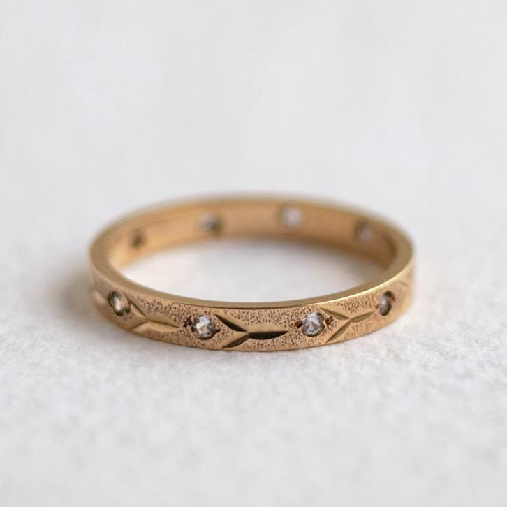 Vintage 9K gouden half eternity ring met CZ - 17,75, Sieraden, Tassen en Uiterlijk, Ringen, Zo goed als nieuw, Dame, 17 tot 18
