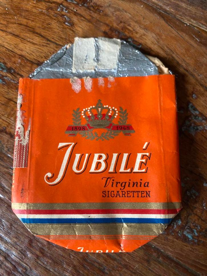 Koningin Julians  jubileum, Verzamelen, Koninklijk Huis en Royalty, Zo goed als nieuw, Tijdschrift of Boek, Ophalen of Verzenden