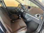 Renault Clio Estate 1.2 TCE Collection TOM-TOM UITV/2e EIGEN, Auto's, Renault, Voorwielaandrijving, Euro 5, 535 kg, Gebruikt