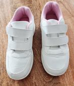 Gymschoenen maat 32, nieuwe!!, Ophalen of Verzenden, Zo goed als nieuw, Jongen of Meisje, Sportschoenen
