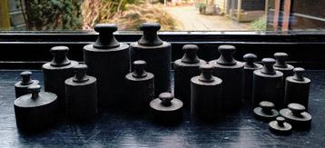 16 Antiek Duits Zinken WW2 Gewichten / 3rd Reich Gewichten beschikbaar voor biedingen