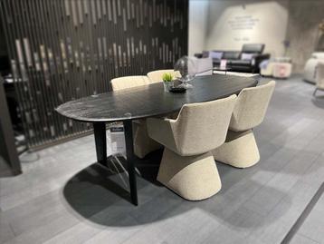 Qliv Cambria stoelen – showroommodel beschikbaar voor biedingen
