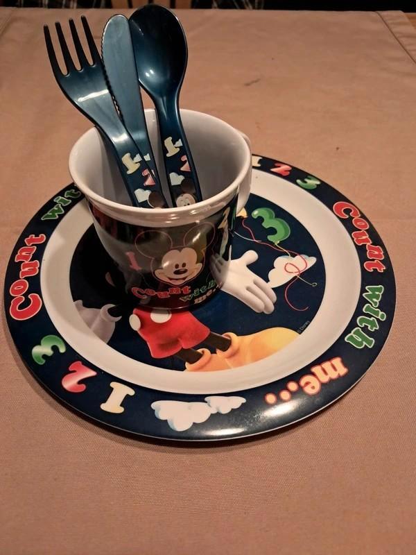 Mickey Mouse Servies - Bord, Beker en Bestek, Huis en Inrichting, Keuken | Servies, Nieuw, Bord(en), Overige stijlen, Overige materialen