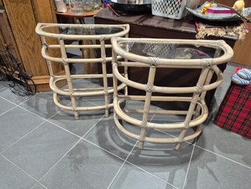 2 rotan bijzettafels  beschikbaar voor biedingen
