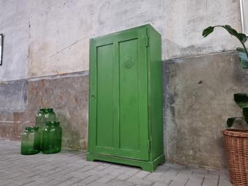 Vintage Groene Spekkast | Landelijke Houten Voorraad Kast 2 beschikbaar voor biedingen