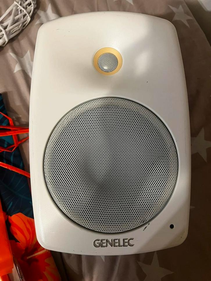 Genelec 8040A actieve studio monitor – wit – set, Muziek en Instrumenten, Versterkers | Keyboard, Monitor en PA, Zo goed als nieuw