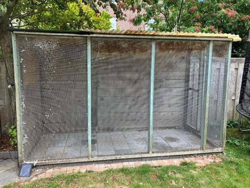 Volière kippenhok circa 3,5 x 1,5 meter GRATIS. Zie foto’s., Dieren en Toebehoren, Vogels | Hokken en Kooien, Gebruikt, Volière