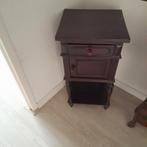 Antiek tafeltje en kasten ( alles moet weg), Ophalen