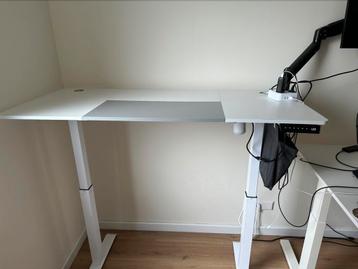 Elektrisch Zit-Sta Bureau – SONGMICS 140x60 (Goede Staat) beschikbaar voor biedingen