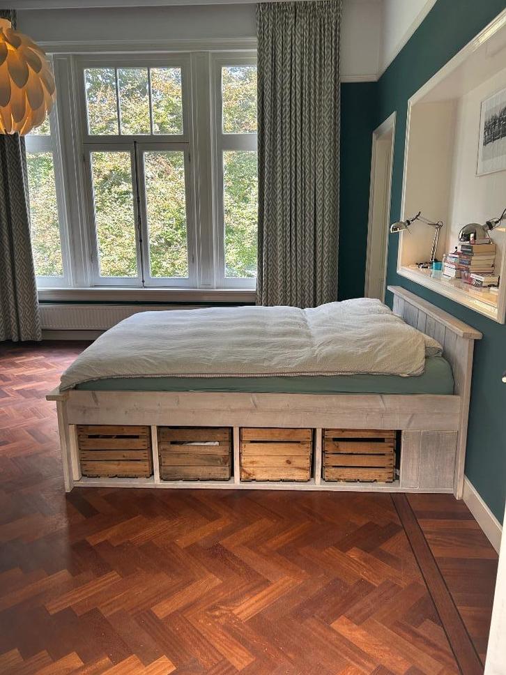 Steigerhouten tweepersoons bed met opbergruimte, Huis en Inrichting, Slaapkamer | Bedden, Zo goed als nieuw, Tweepersoons, 160 cm