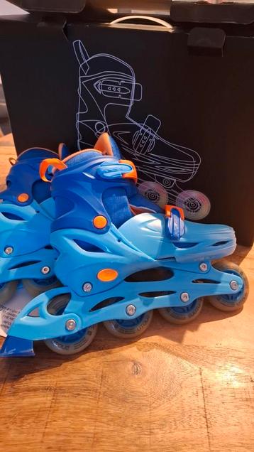 Skeelers met lichtgevende wieltjes  beschikbaar voor biedingen