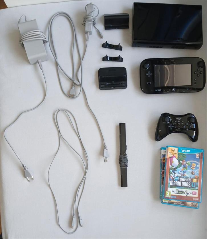 Nintendo Wii U 32GB | Gamepad + pro controller | 5 games, Spelcomputers en Games, Spelcomputers | Nintendo Wii U, Gebruikt, Met 1 controller