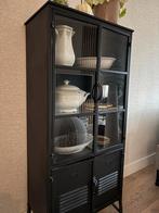 Zwarte metalen Vitrinekast met Glazen deuren, Huis en Inrichting, Ophalen, Met plank(en), 50 tot 100 cm, Zo goed als nieuw