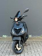 Piaggio Zip brom 4t 2015 KICKSTART FULL BLACK! ALPHA NETJES, Fietsen en Brommers, Scooters | Piaggio, Maximaal 45 km/u, Zip, Ophalen of Verzenden