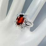 Zilveren ring  met een prachtige facetgeslepe.23crt granaat, Sieraden, Tassen en Uiterlijk, Ringen, Ophalen of Verzenden, Dame