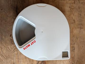 Kattenvoer automaat Catmate beschikbaar voor biedingen