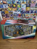 Pokemon Prismatic Lucario & Tyranitar EX Premium Collection, Hobby en Vrije tijd, Verzamelkaartspellen | Pokémon, Ophalen, Nieuw