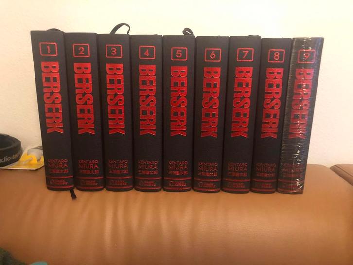 Berserk Deluxe Edition Vol. 1 t/m 9 Engelstalig, Boeken, Strips | Comics, Zo goed als nieuw, Meerdere comics, Japan (Manga), Ophalen