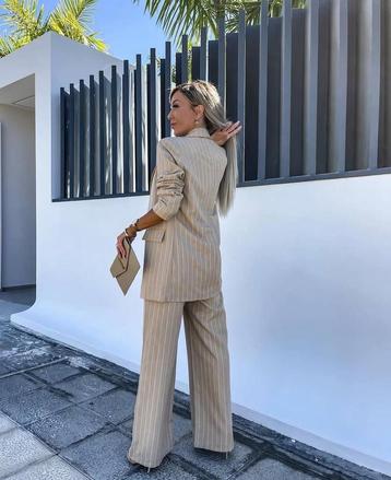 Partij dameskleding NIEUW! beschikbaar voor biedingen