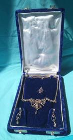 JAREN 1960 JUWELEN IN ORIGINELE DOOS KETTING RING OORBELLEN, Verzenden, Nieuw, Overige materialen