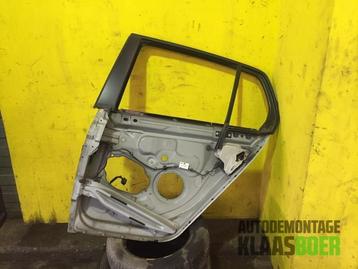Portier 4Deurs links-achter van een Volkswagen Golf (I041) beschikbaar voor biedingen