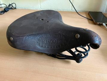 Knoop zadel (vintage) beschikbaar voor biedingen