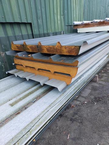 4 Nieuwe isolatieplaten - 650cm x 8cm beschikbaar voor biedingen
