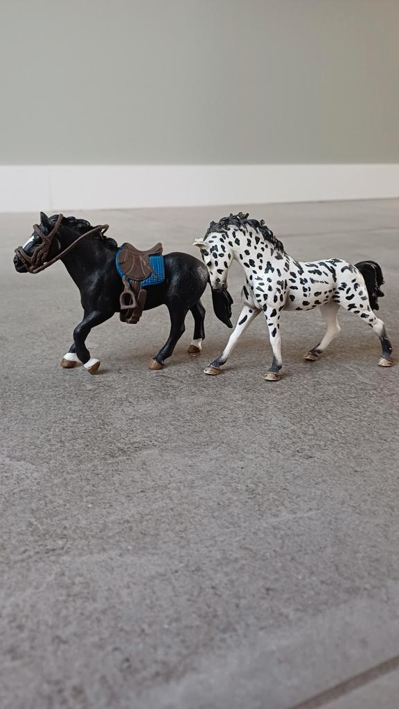Schleich paardjes, Sieraden, Tassen en Uiterlijk, Bedels, Zo goed als nieuw, Overige merken, Overige materialen, 1 bedel, Ophalen of Verzenden