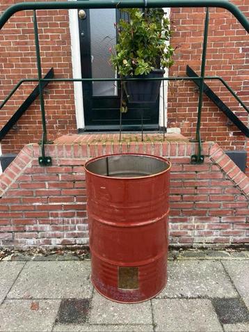 VUURTON 208 LITER  2 VOOR €10,-  0650526928 beschikbaar voor biedingen