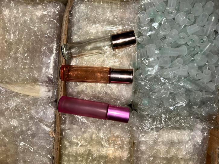 Partij verkoop 300 lege lipgloss/lipolie/parfum testers, Sieraden, Tassen en Uiterlijk, Uiterlijk | Cosmetica en Make-up, Nieuw