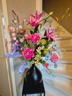 Groot zijde veldboeket met zwarte vaas, Ophalen of Verzenden, Zo goed als nieuw, Binnen