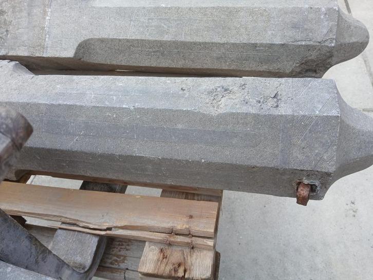 stoeppaal belgisch hardsteen antiek, amsterdammer, Tuin en Terras, Palen, Balken en Planken, Gebruikt, Palen, Minder dan 180 cm